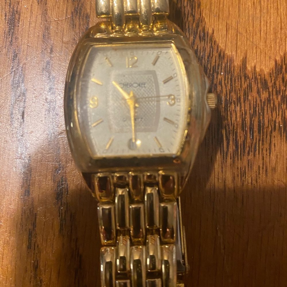 Cherokee Gold Tone Watch
Stainless Steel Case Back
V33 Japan Movement
2115⚡️377